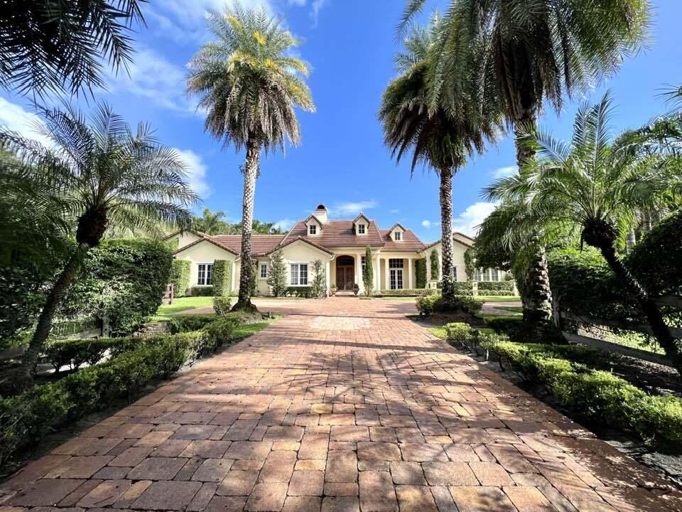 2057 Appaloosa Trail Wellington Florida equestrian estate sold by Marysue Jacobs